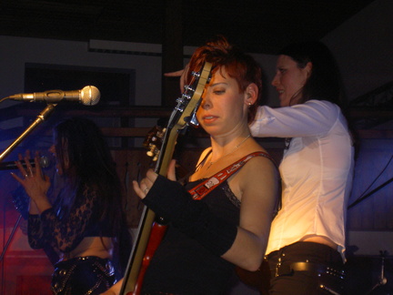 UHU-2009-16
